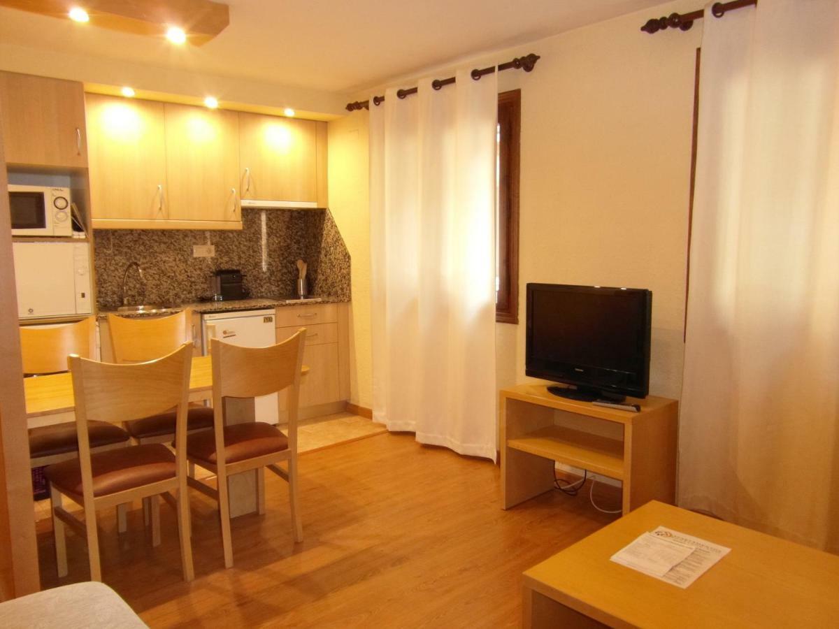 B06 - Mayor 22, 1º - Villmor Apartment Benasque Exterior photo