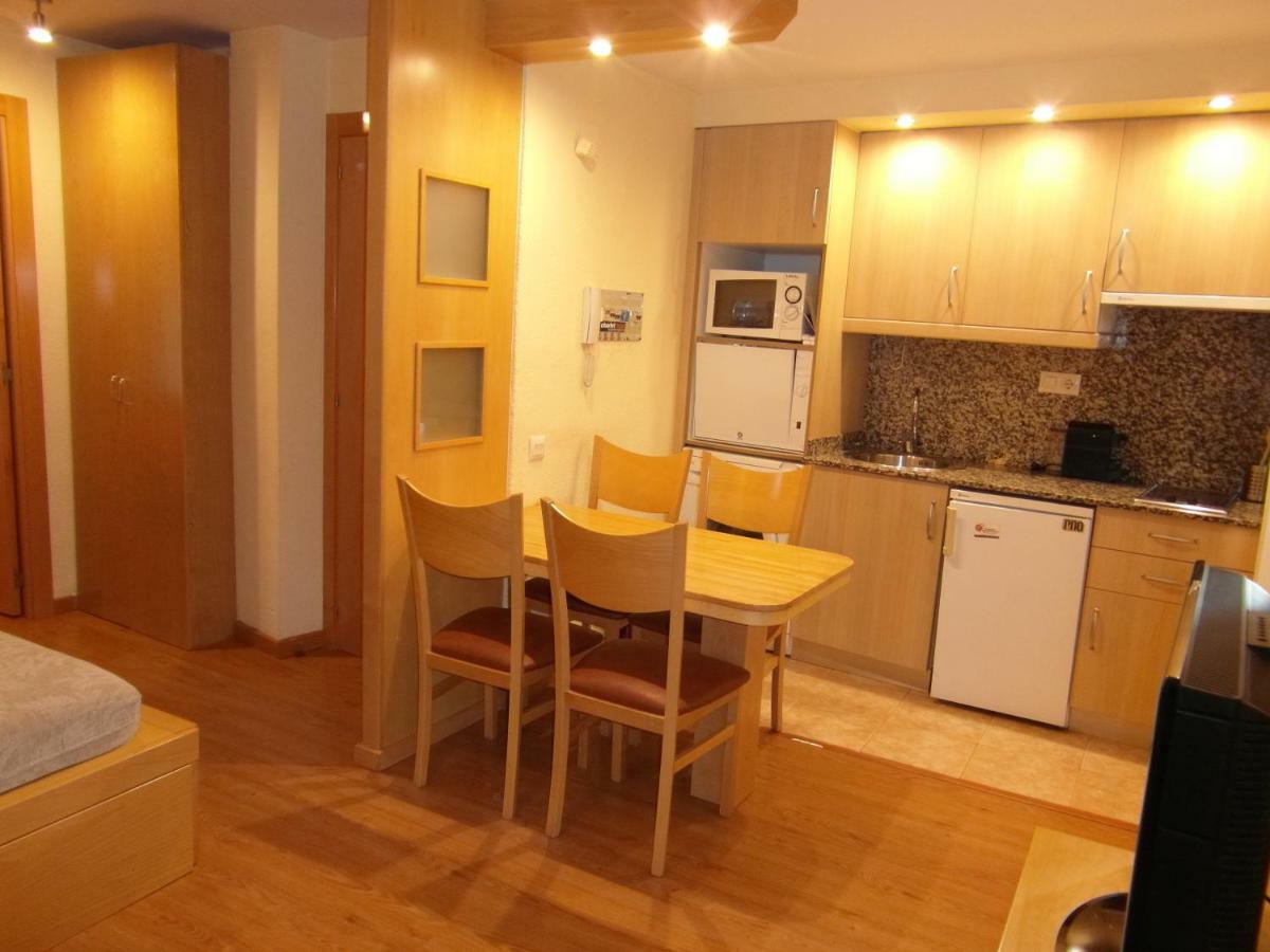 B06 - Mayor 22, 1º - Villmor Apartment Benasque Exterior photo